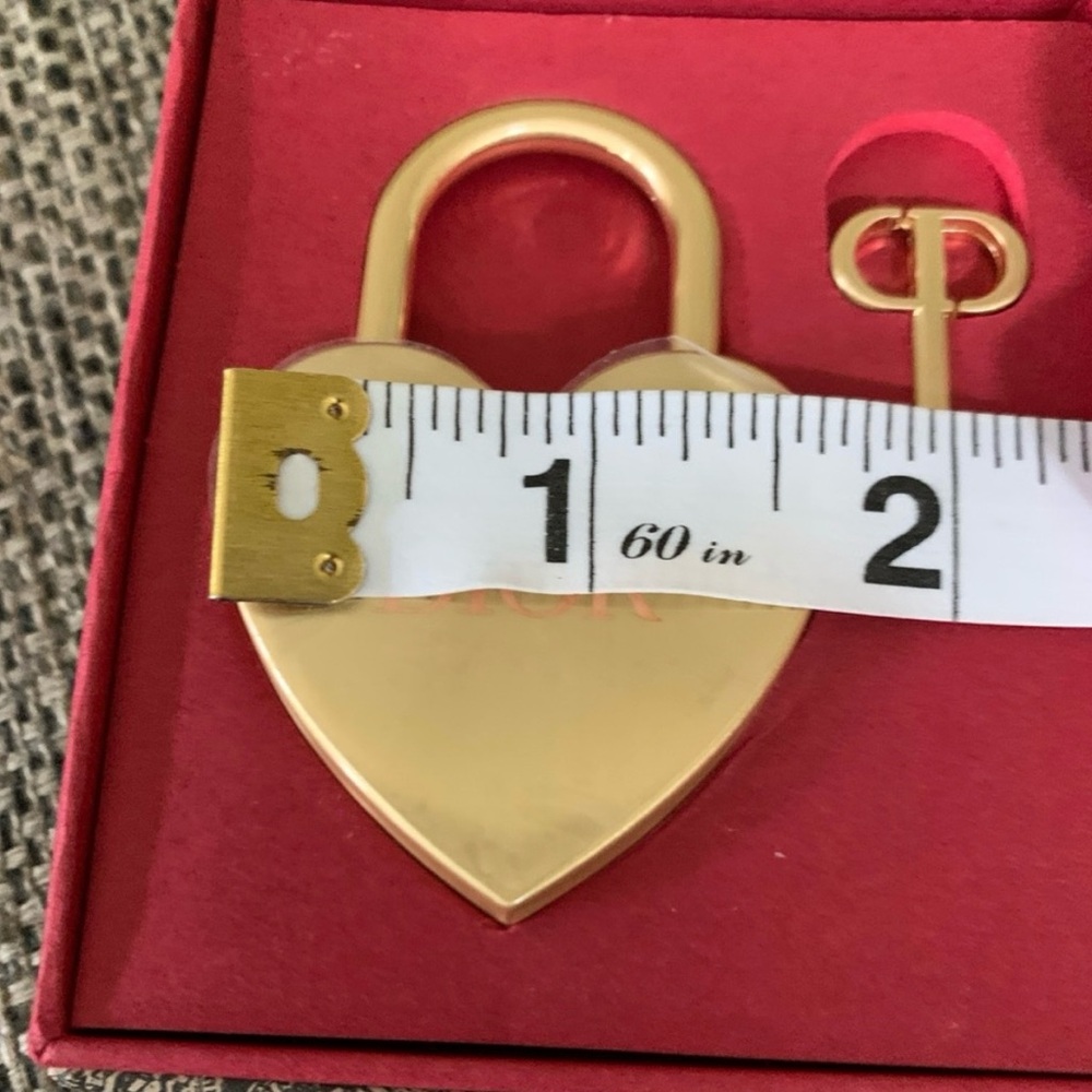 Dior Gold Heart Key Holder - Picture 5 of 6